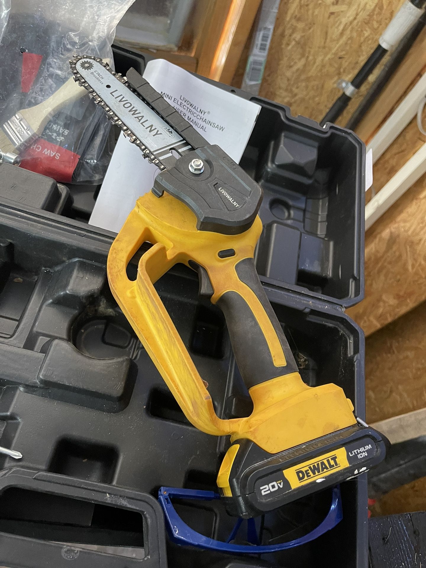 Dewalt 6in Chainsaw