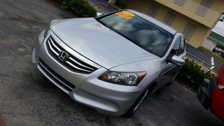 2011 pocas millas con 2500 down payment