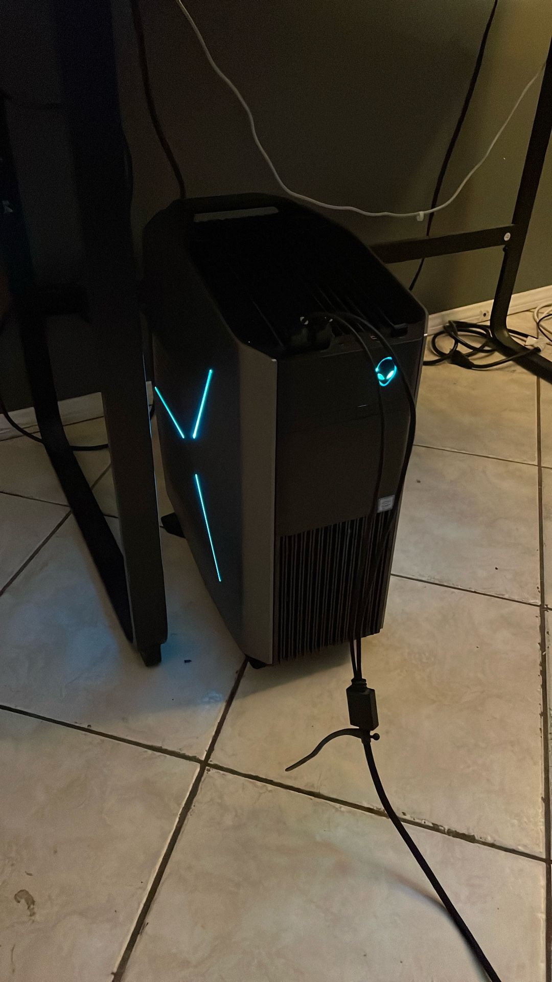 Alienware Aurora R8 Nvidia RTX 2080 Super. Top Tier Gaming Pc