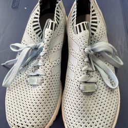Adidas Women’s Tennis Shoes Size 7 Light Blue