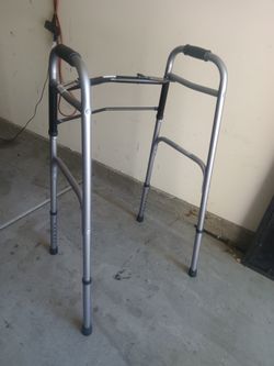  BRAND NEW  WALKER