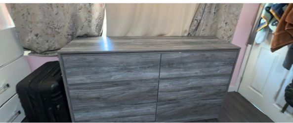 6 Drawer Dresser LIKE NEW
