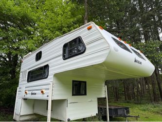 1999 Northstar 8’ Truck Camper – Fully Self Contained – Short Bed