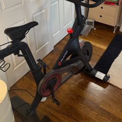 Peloton Bike (early 2021)