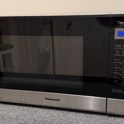Panasonic 1200W microwave oven