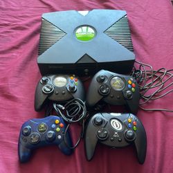 Xbox Original Console and contollers