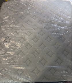 Helix Midnight Luxe 13.5" Medium King Mattress With Cooling