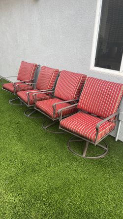 4 Outdoor Chairs
