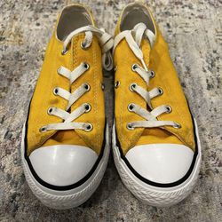 All Star ⭐️ Converse - Yellow, Youth Size 2