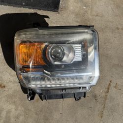 2014 2015 2016 2017 2018 GMC SIERRA 1500/2500/3500 Both  Headlig ts OEM USED 