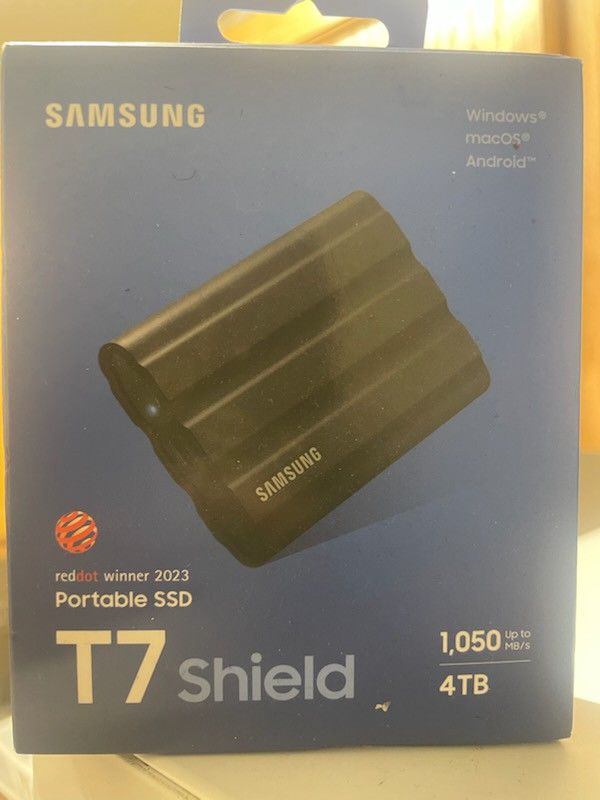 SAMSUNG T7 Shield 4TB Portable SSD