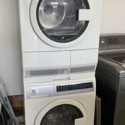 COMPACT VENTLESS WASHER AND DRYER