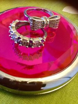 Rings , necklace , keychain , earrings 🌿🌺🌿🌺🌿🌺🌿 Check out EVA ‘s Offer Up for jewelry ! Happy shopping 🛍