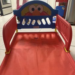 Elmo Delta Children’s Toddler Bed