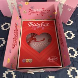 31 Hat “ NY Lovestruck And XOXO” 