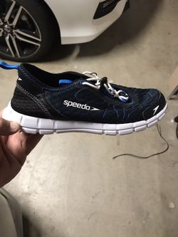Speedo water shoes