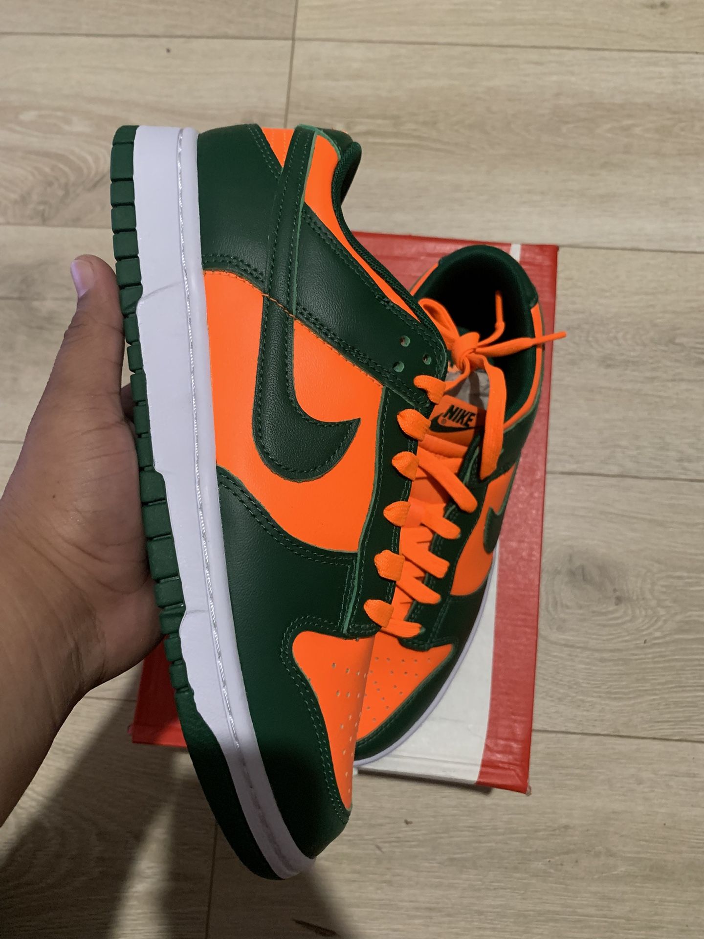 Nike Dunk Low Retro Miami Hurricanes Size 9.5