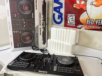 NUMARK MIXTRACK PLATINUM FX, NEW !