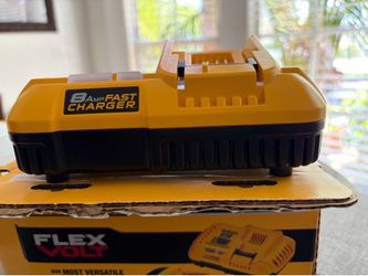 Dewalt 20/60VOLT FAST CHARGER (NEW) PRICE IS FIRM FIRME