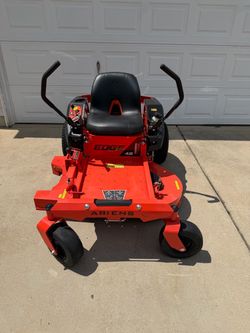 Zero turn mower 42