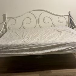 Full size bed 