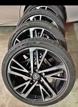 Toyota camry 19's ome (BRAND NEW CONDITION)