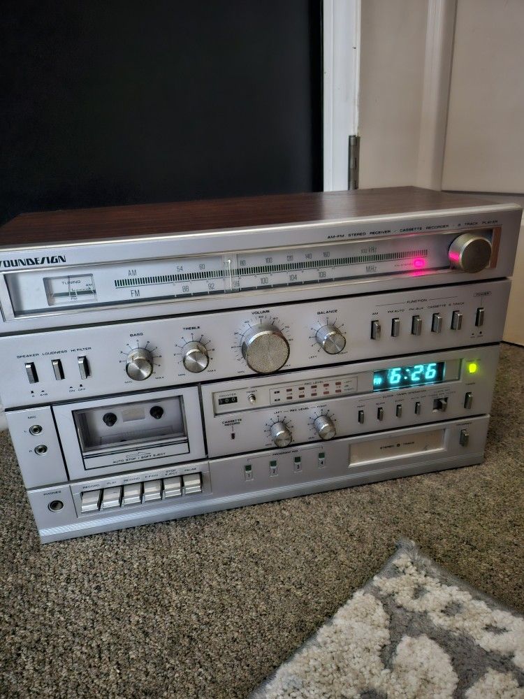 Vintage Sound Design radio/ With Cassette and A Track Player..it Comes With The 2 Original Speakers And Vintage Pioneer Headphones 