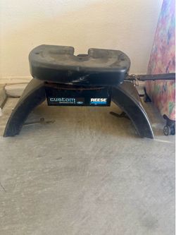 Custom Ford fifth wheel hitch
