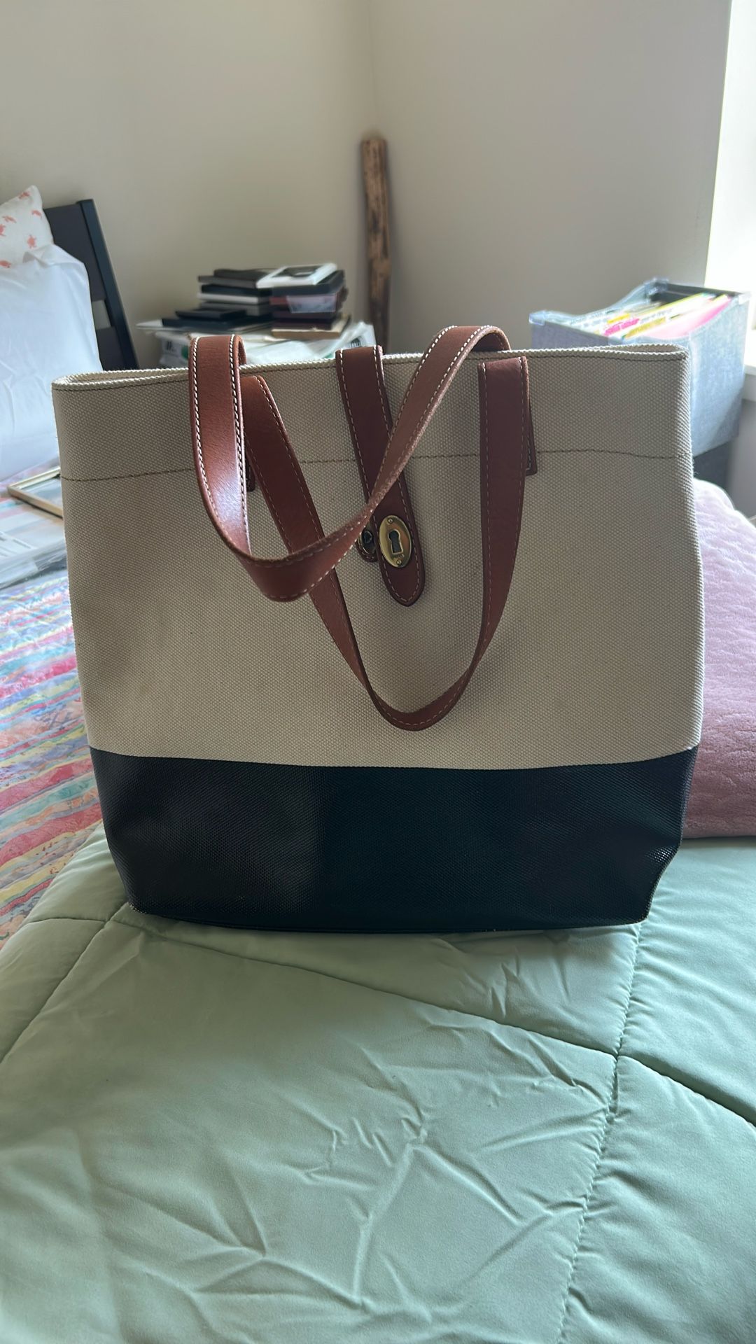 Fossil Leather Tote Bag. $10.00 Cash Only