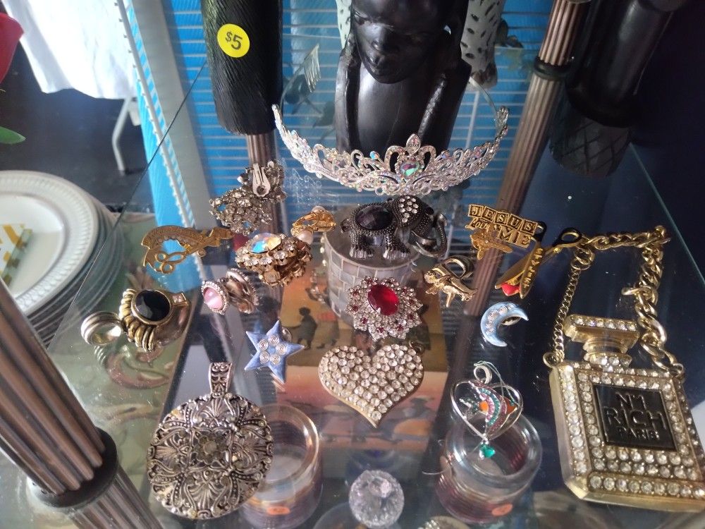 Vintage Pieces Designs Far Redesign