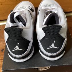 Jordan 4 Retro Military Black 3Y