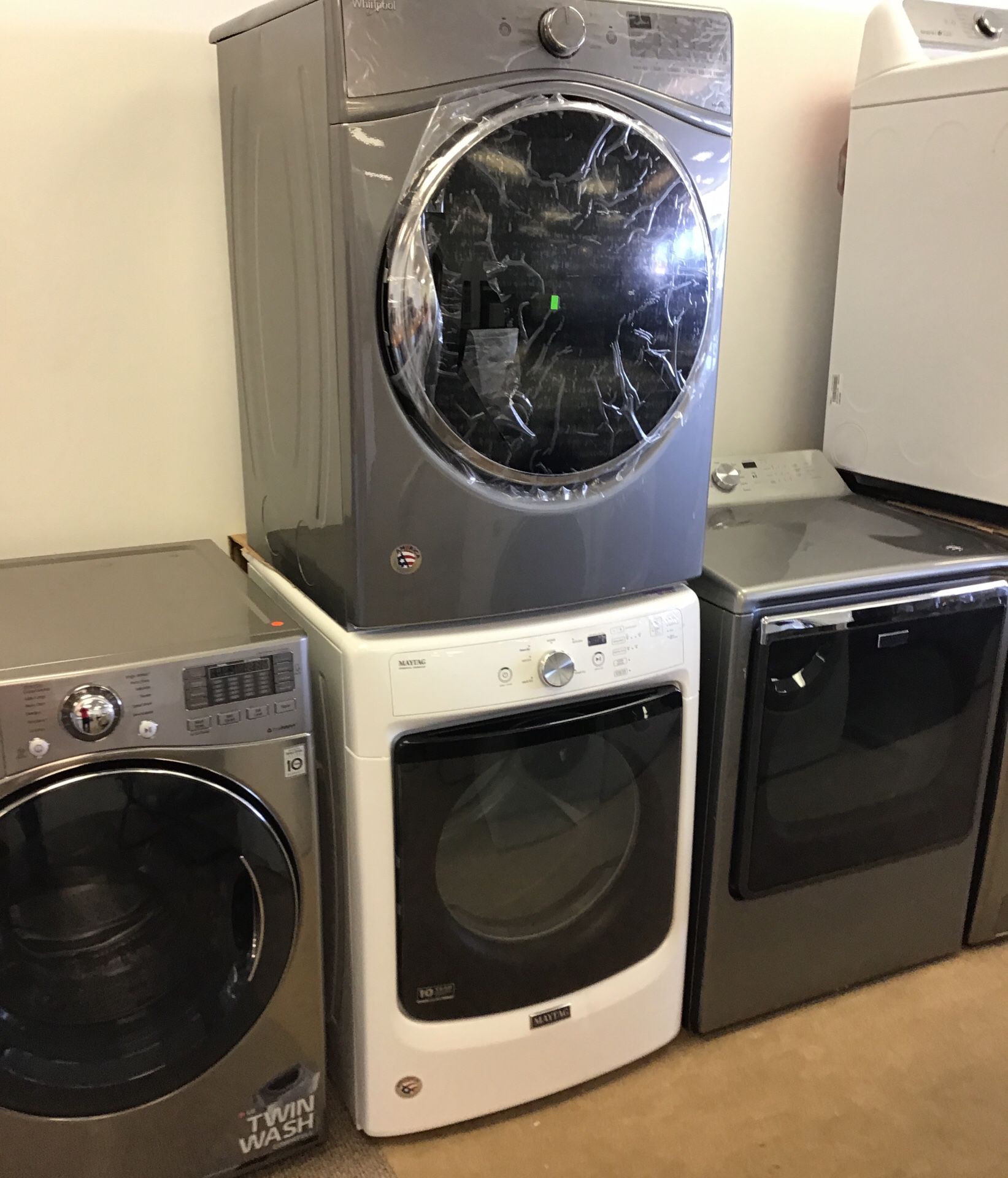 Scratch and dent Appliances: Washers,Dryers, Refrigerator’s, Gas Stackable and mini Refrigerator’s (message for questions and pricing)