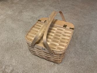 Vintage Woven Wood Pie Carrier with Lid and Handle