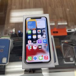 iPhone X Silver Factory Unlocked ! Now Accepting Financing !