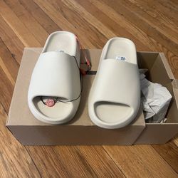 Yeezy Slide