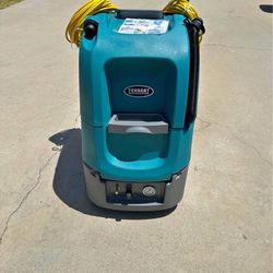 Tennant Carpet Cleaner (new)