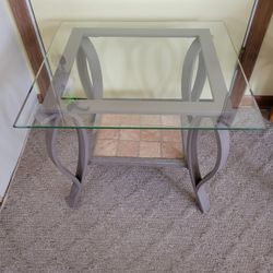 Table / End