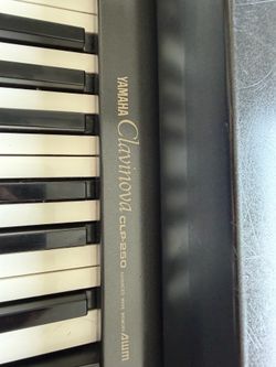 Yamaha Clavinova CLP-250 Digital Piano (Weighted Keys)