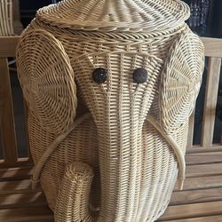 Elephant laundry hamper