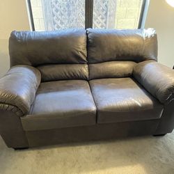 Ashley Furniture Bladen Loveseat