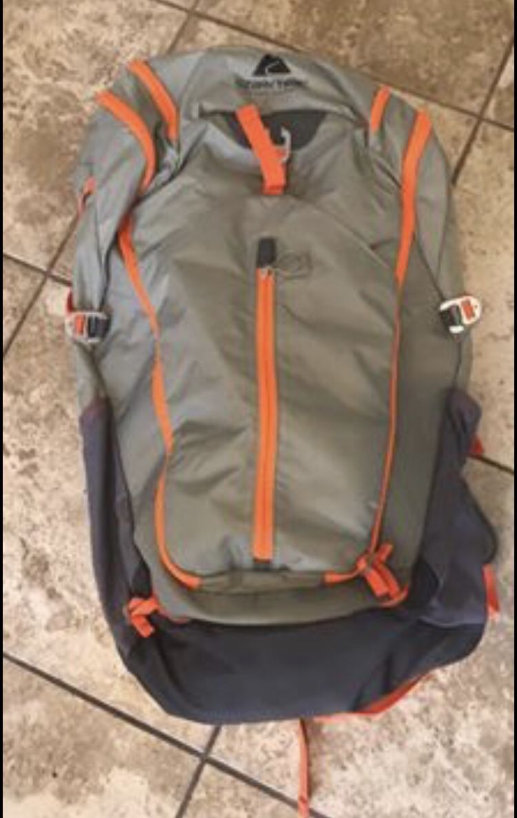 BRAND NEW *** PREMIUM 40L 40 LITER OZARK TRAIL LIGHTWEIGHT HIKING BACKPACK