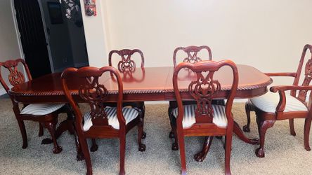 Dining table with 6 chairs & china cabinet