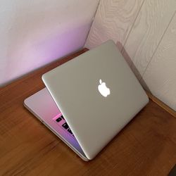 Apple MacBook Pro 13” I5/8GB/256GB SSD $140