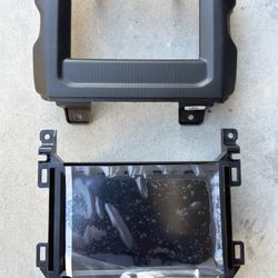  5 to 7-Inch Screen GPS Navigation Radio Uconnect