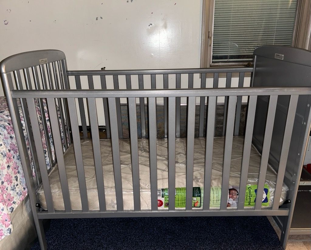 Crib with Mattress