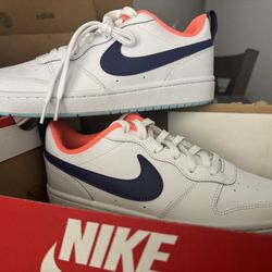 Size 6y/7.5-8 Womans