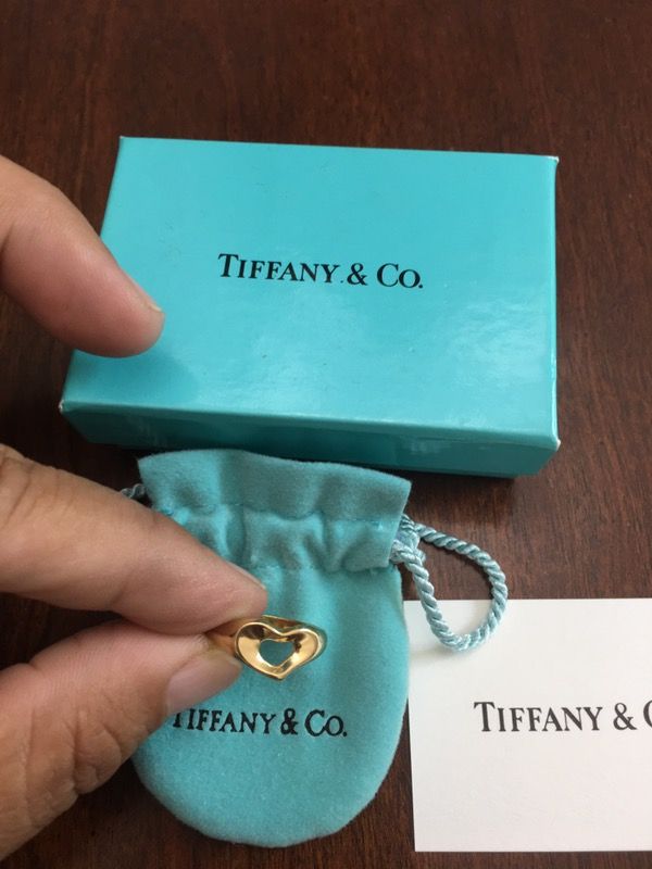 Tiffany & Co Open Heart 18k RING