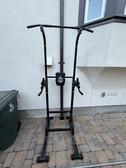 Pull up bar machine good condition
