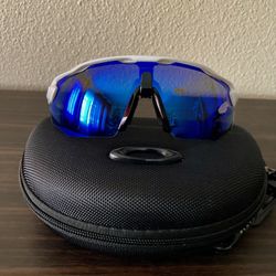 New Oakley Radar EV Sunglasses With Original RayBan Packaging 