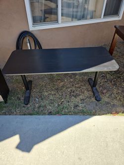 desk table